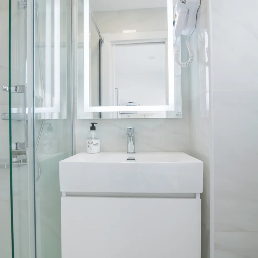 Modern bathroom