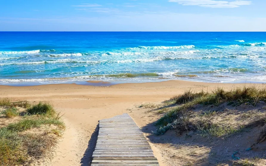 Valencia’s Urban Beaches: Bike friendly and Car-Free. An Instant Reward Heaven for Sun Lovers.